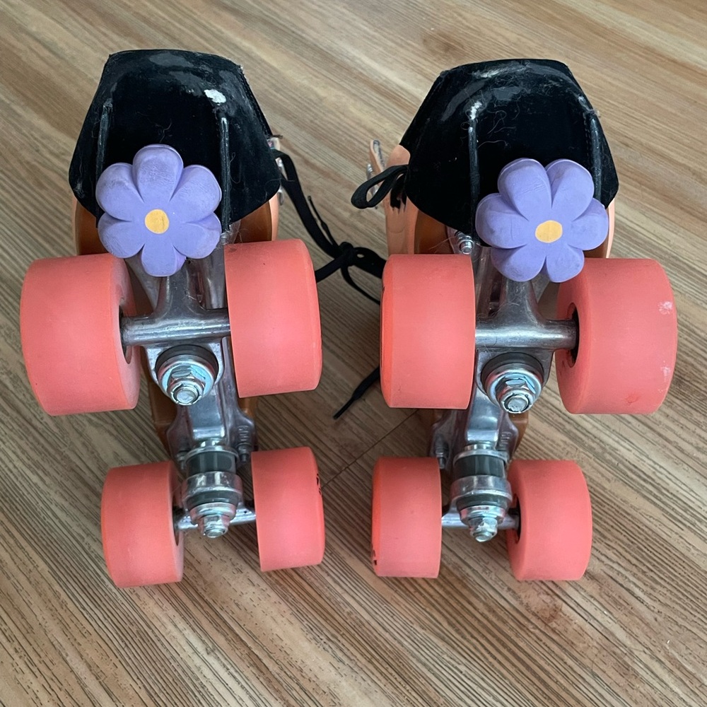 Moxi Peach and Black Women's Athletic Roller Skates - Picture 2 of 5